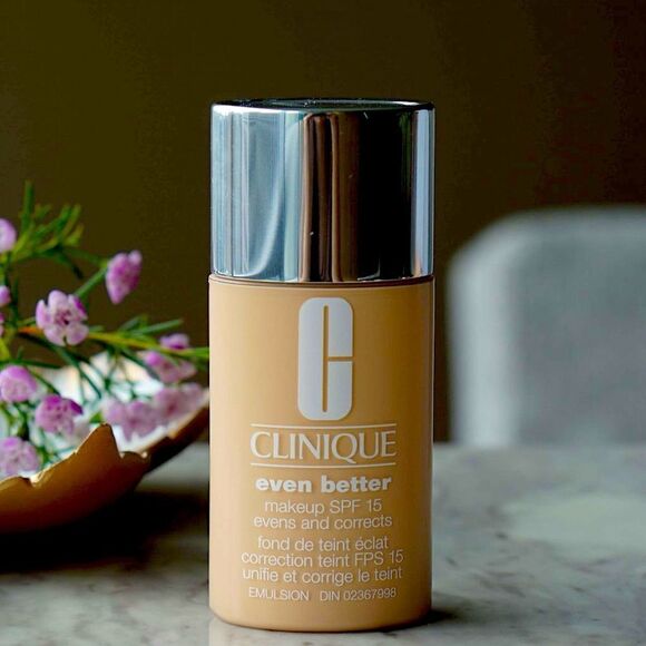 Clinique Even Better Makeup Broad Spectrum SPF 15 In Oat - Picture 1 of 8